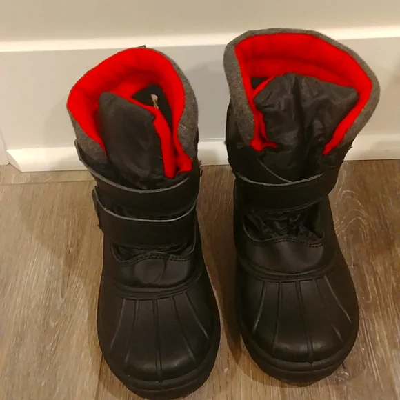 Capelli snow boots. Brand new never worn! - Picture 1 of 4